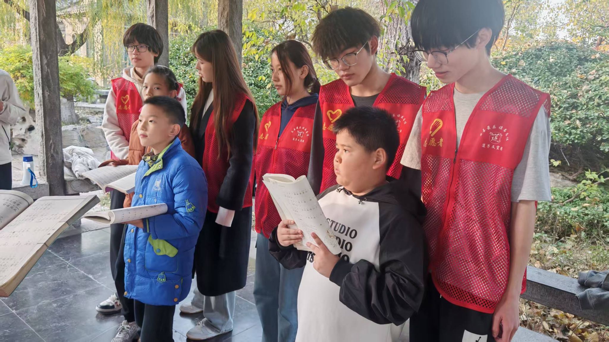 政法青协开展"莲子文宣团"活动