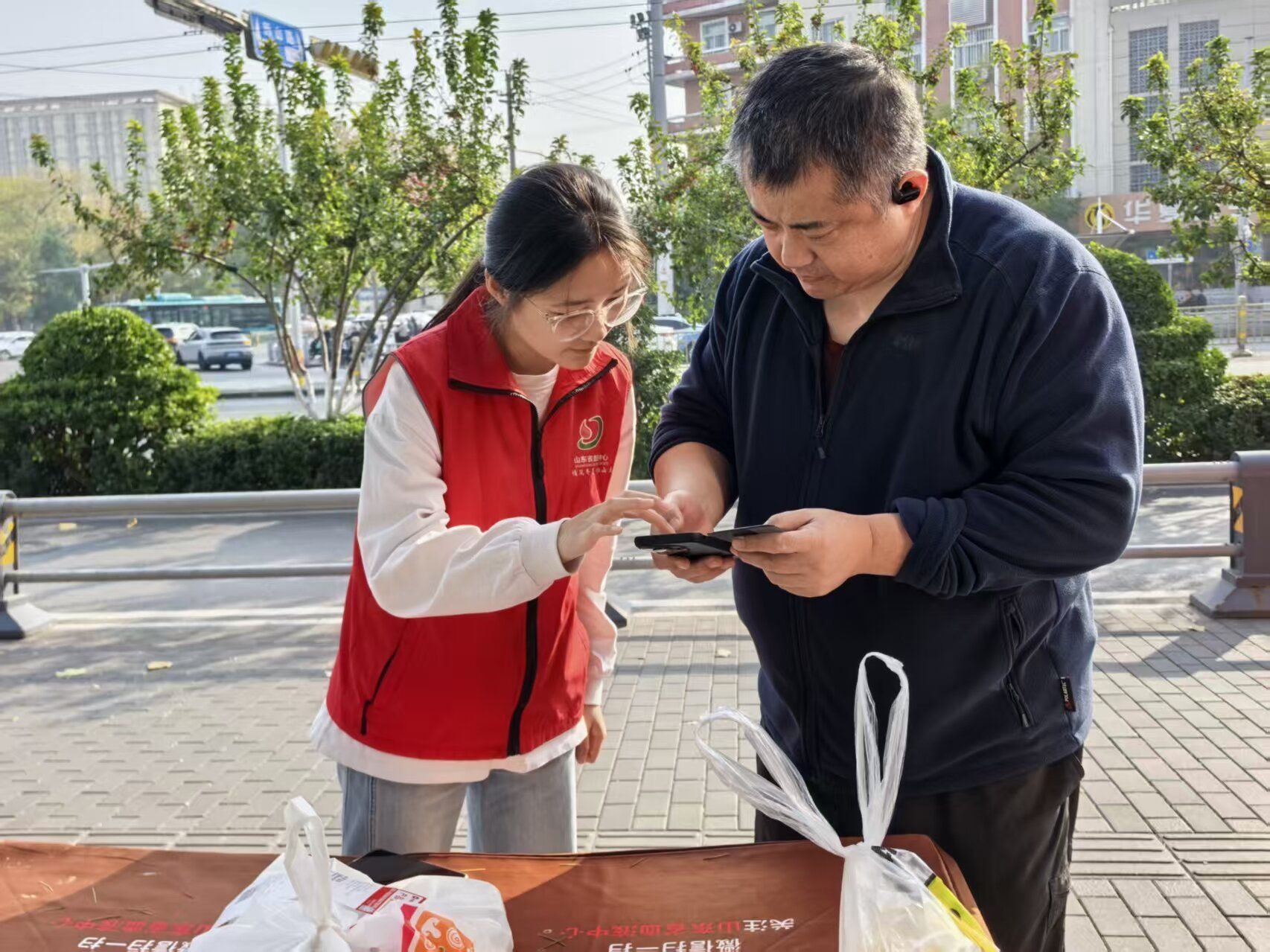 政法青协开展“热血青春，志愿同行”无偿献血志愿服务活动