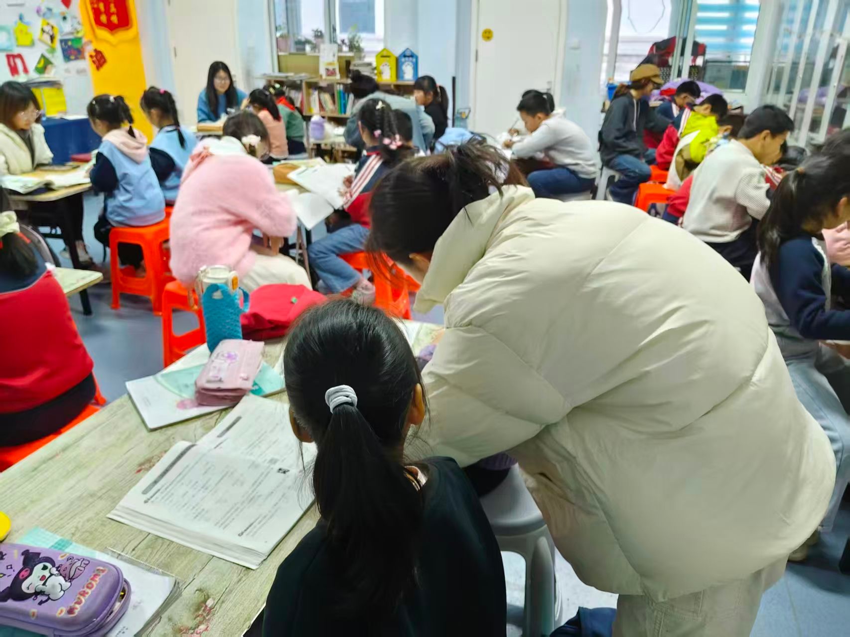 政法青协开展积成社“四点半课堂”活动